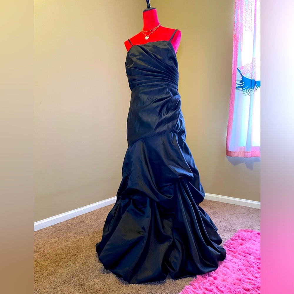 IMPRESSION BRIDAL BLACK FORMAL DRESS